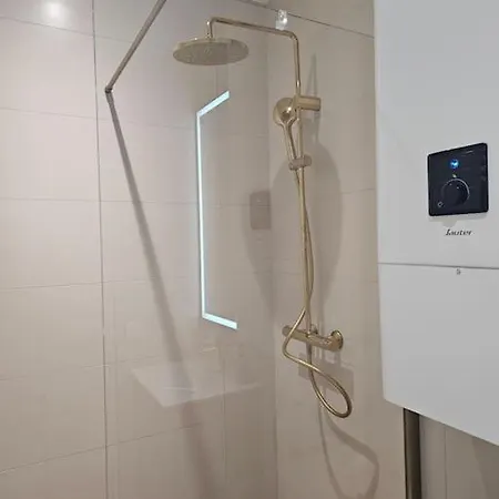 Chic Montmartre * باريس